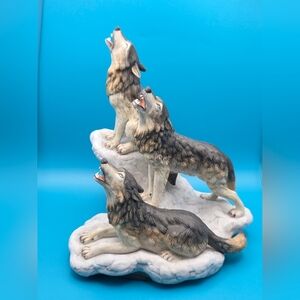 Wolf Pack Figurine - ational Parks Collection by Maruri Wolves Fine Porcelain